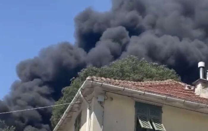 incendio nella scuola elementare e media Benedetto Croce di Mignanegoscuola elementare e media Benedetto Croce di Mignanego