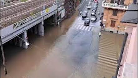 allagamento esplosione di tubo acqua in corso torino